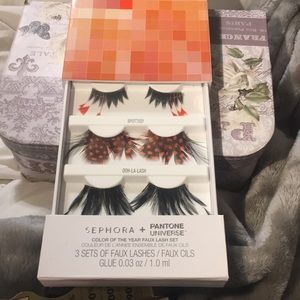 ❤️Sephora + Pantone set of 3 false lashes. NWT ❤️